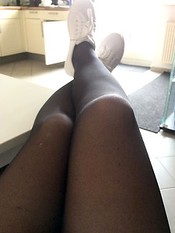 amateur legs nylon